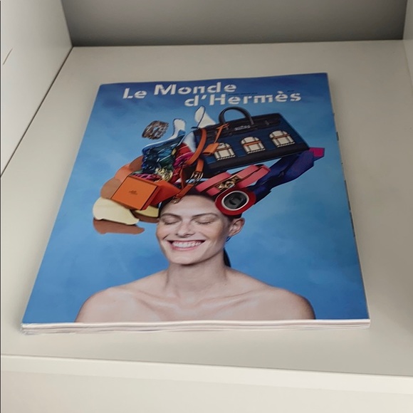 HERMES MAGAZINE COFFEE TABLE DECOR - Picture 2 of 5